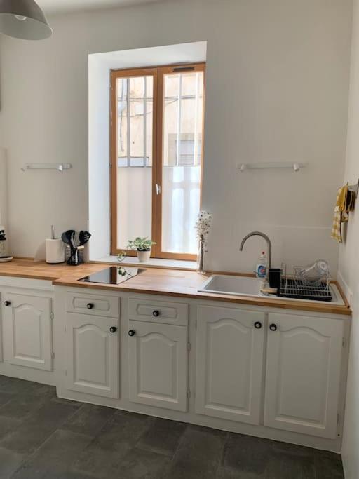 Le Petit Cocon Nimois Apartment Nimes Bagian luar foto